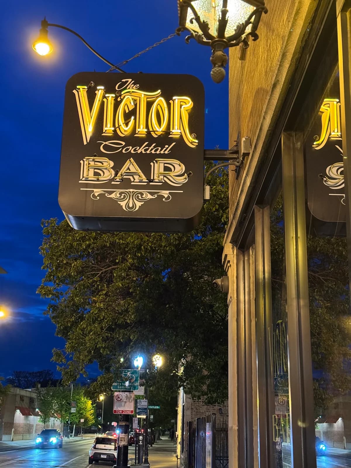 The Victor Bar photo 4