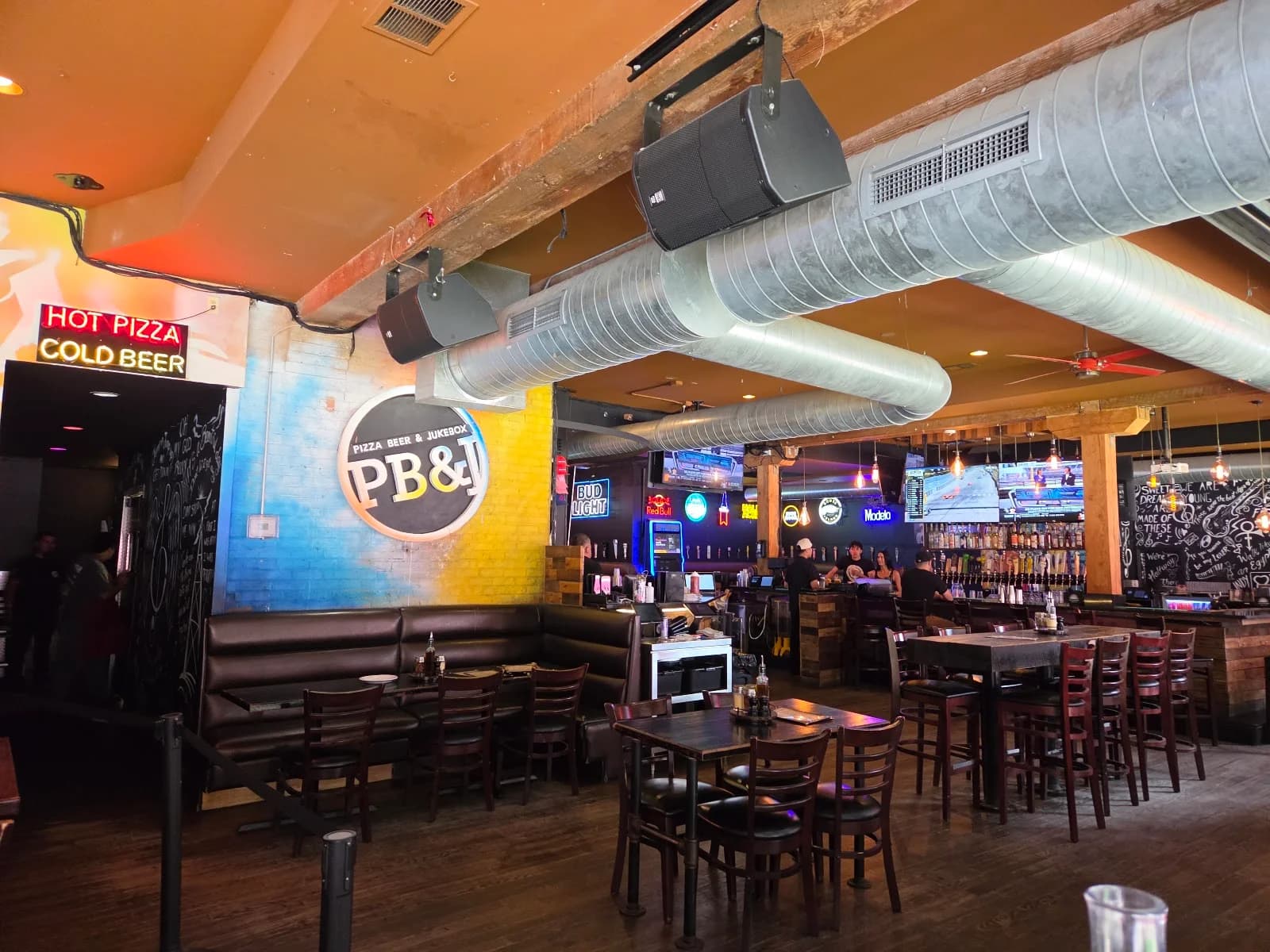 Pizza Beer & Jukebox photo 2