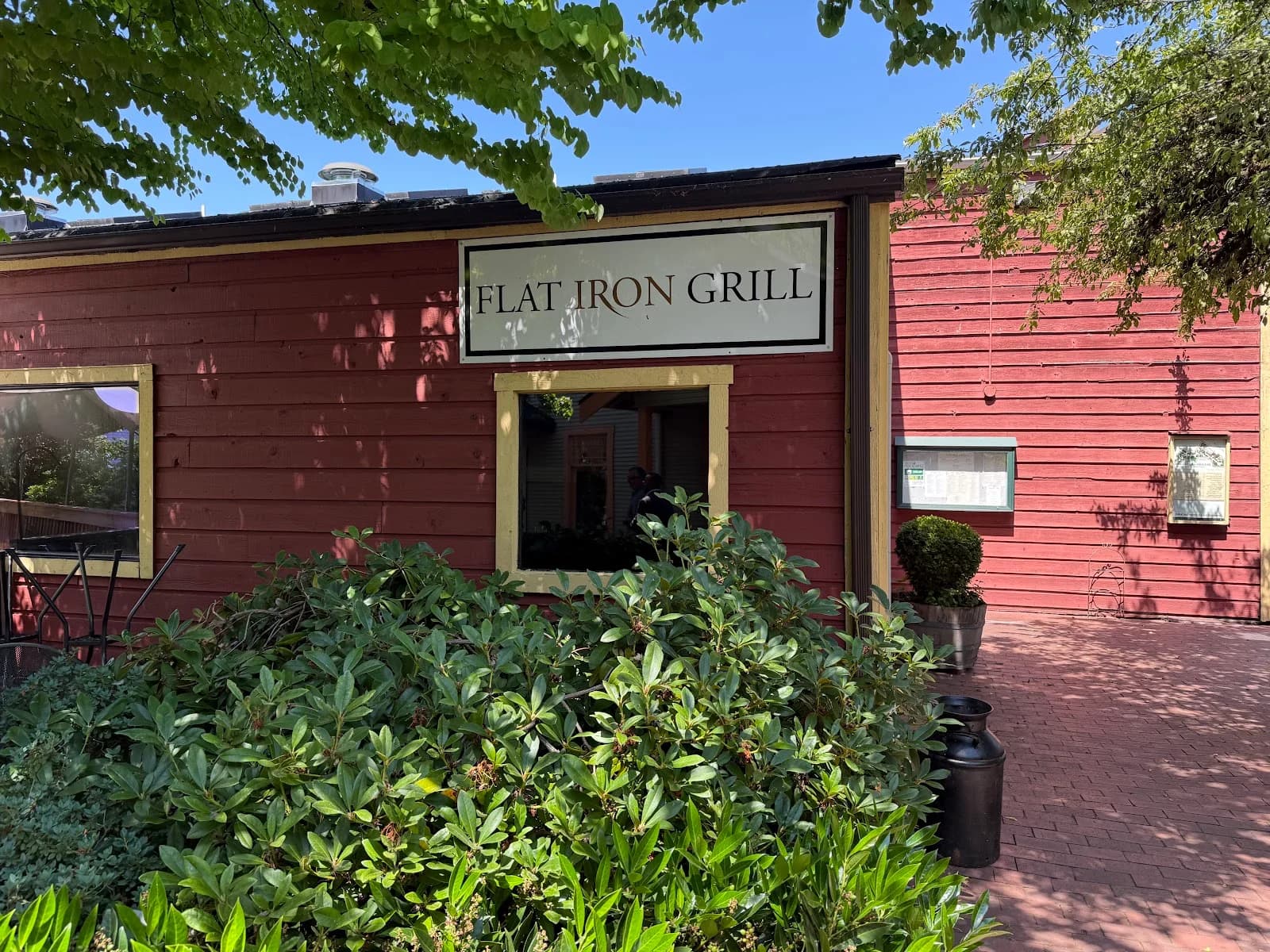 Flat Iron Grill photo 5