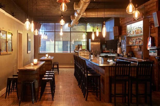 Reclaimed Bar & Restaurant - Chicago | Southern photo 1