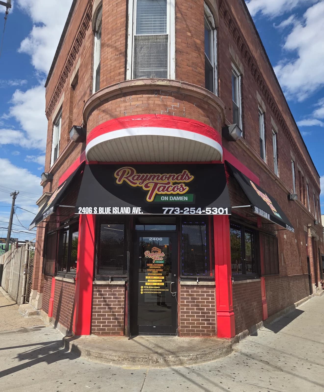 Raymond's Tacos on Damen photo 1