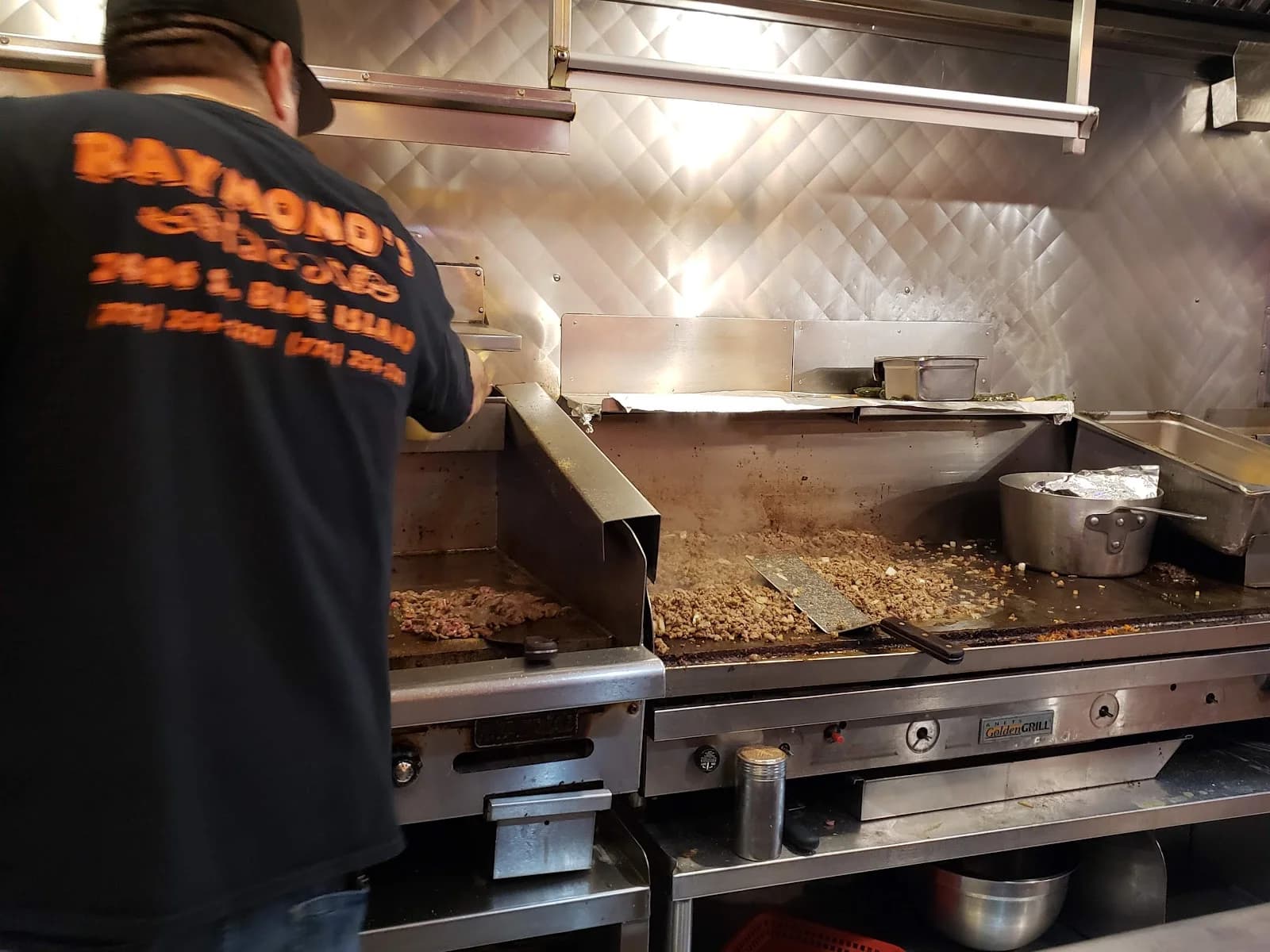 Raymond's Tacos on Damen photo 10
