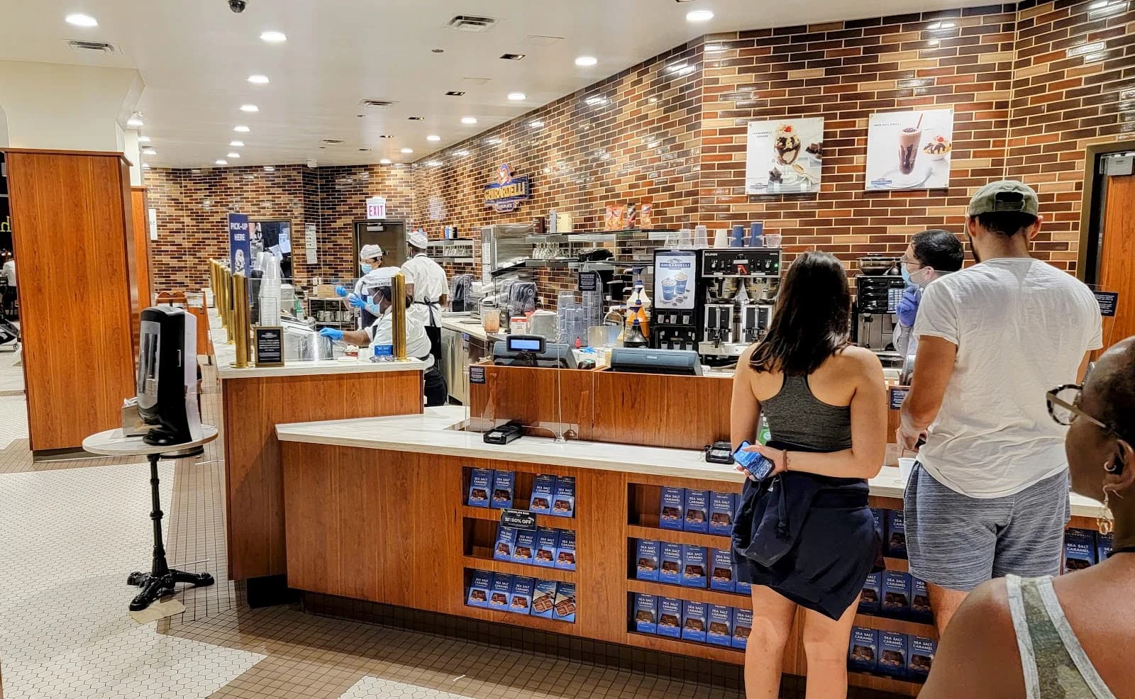 Ghirardelli Ice Cream & Chocolate Shop photo 8