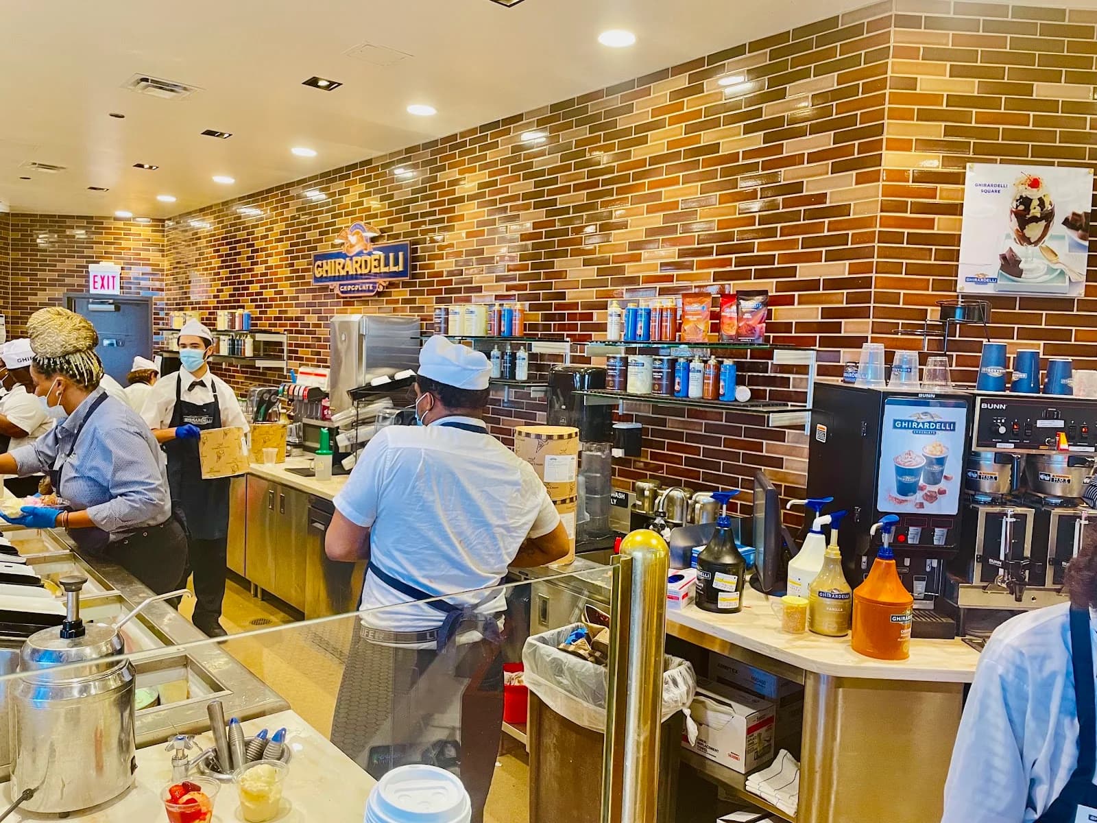 Ghirardelli Ice Cream & Chocolate Shop photo 9