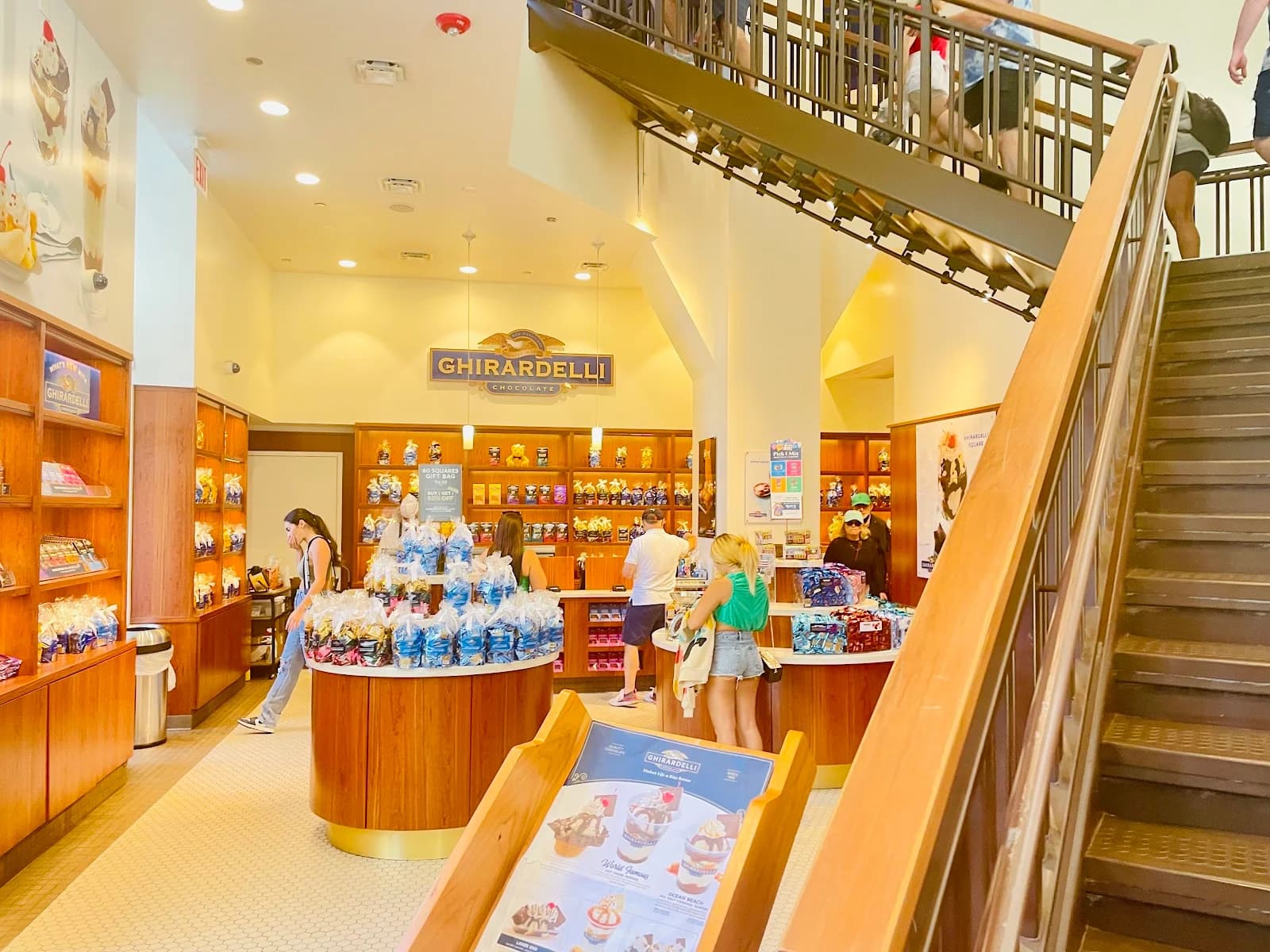 Ghirardelli Ice Cream & Chocolate Shop photo 2