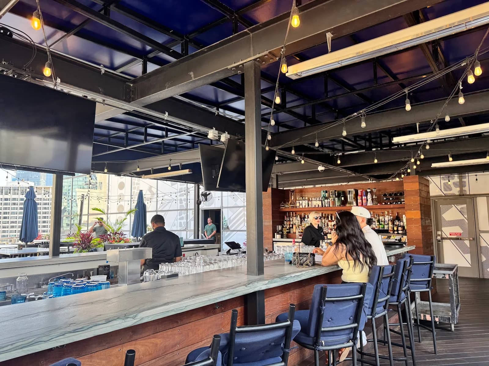 The 101 Bar, Grill & Rooftop photo 3