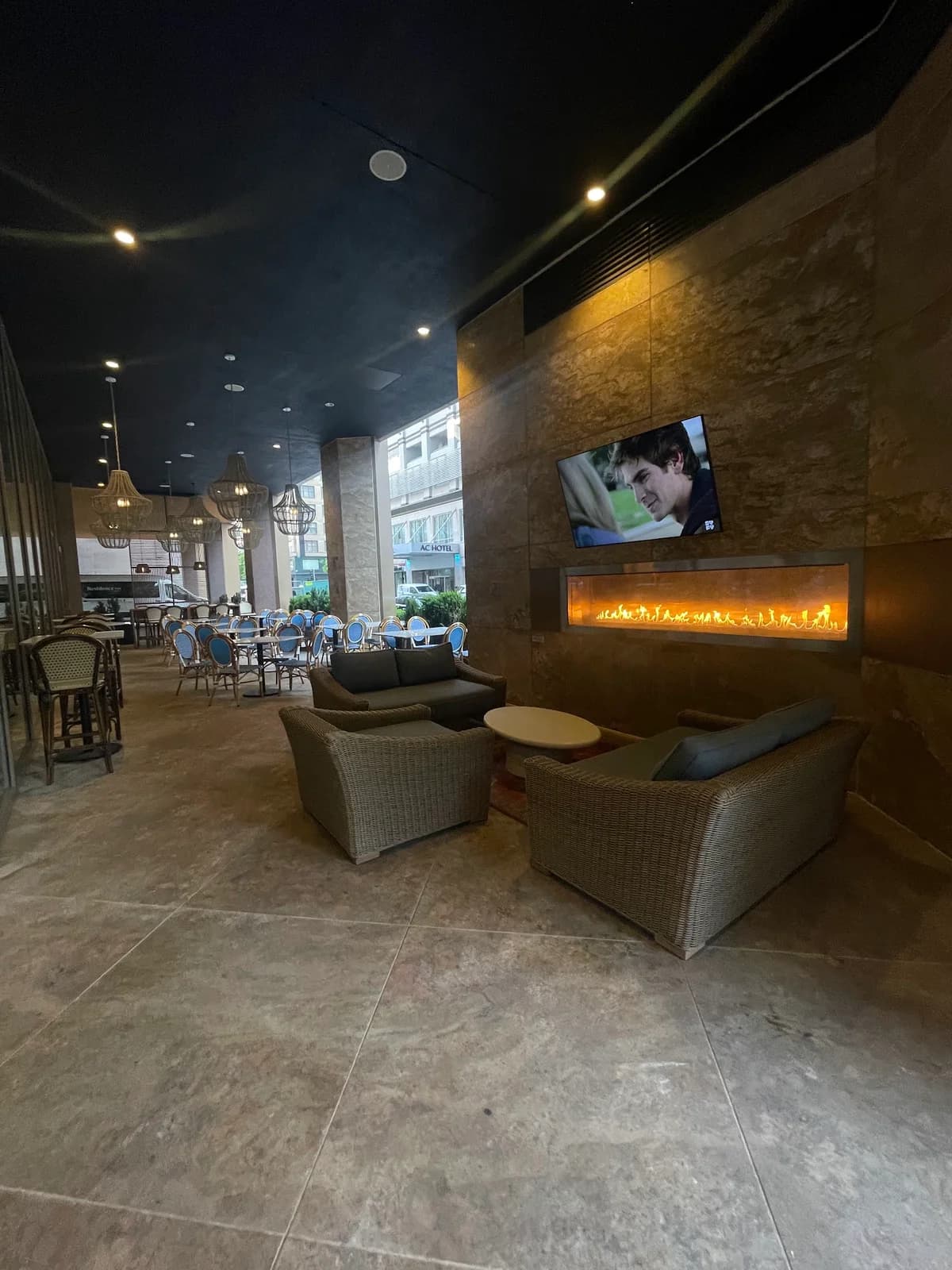 The 101 Bar, Grill & Rooftop photo 7