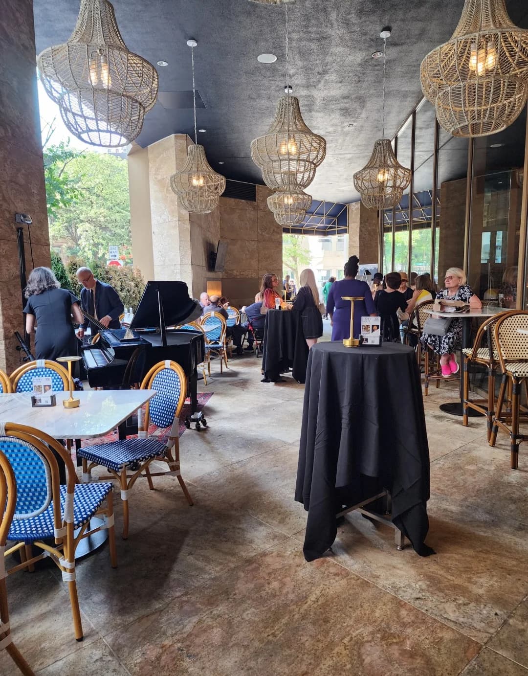 The 101 Bar, Grill & Rooftop photo 5