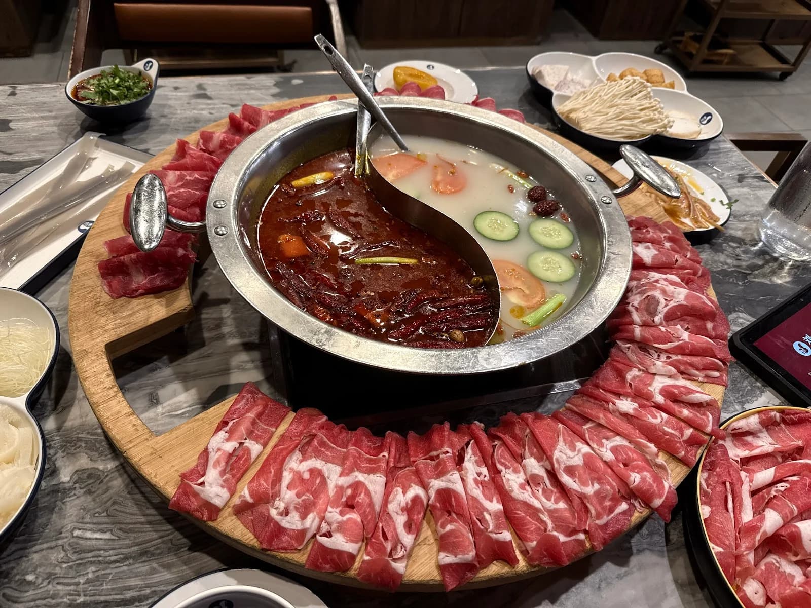 Liuyishou Hotpot(Chicago) 刘一手火锅 (芝加哥) photo 3