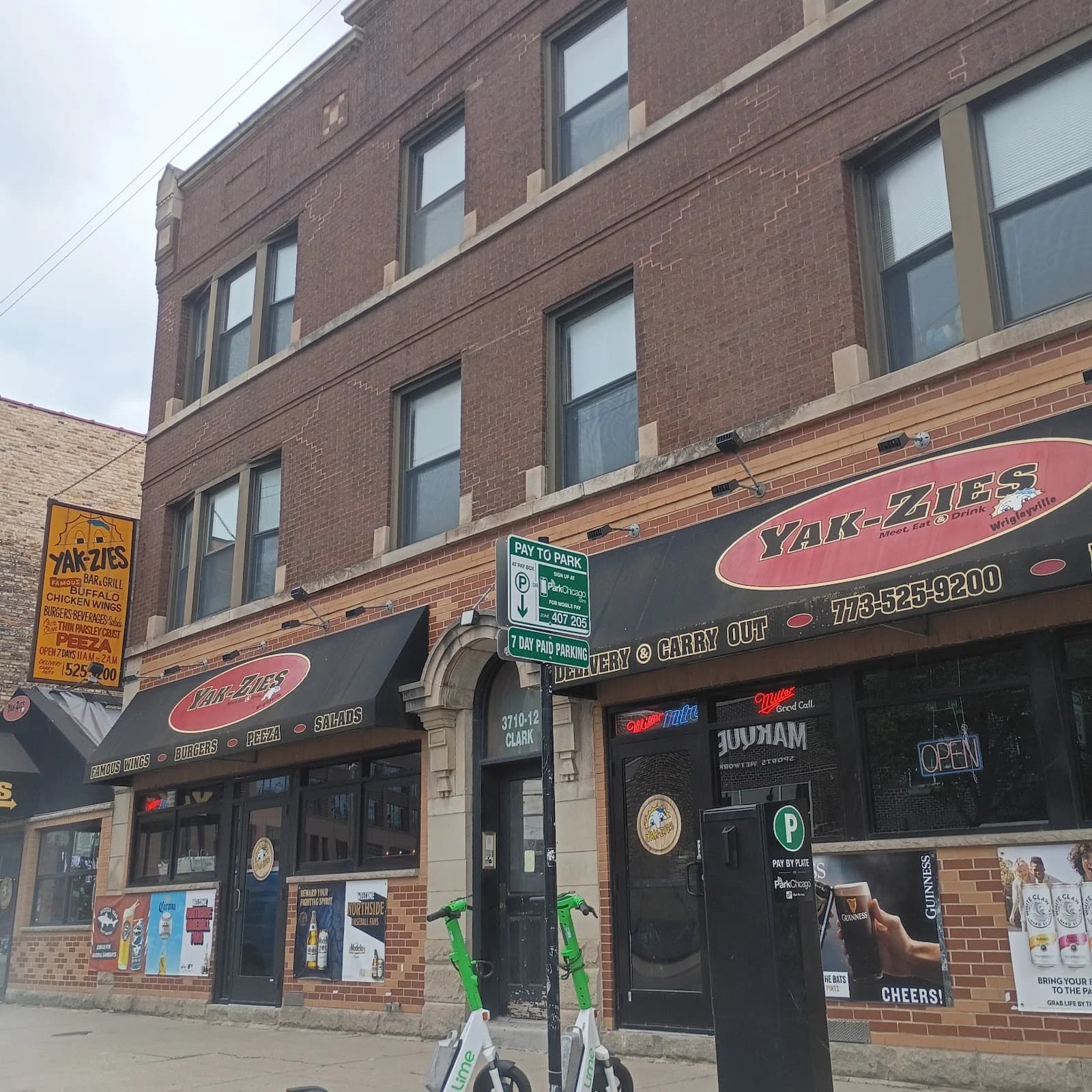 Yak-Zies Bar & Grill photo 4