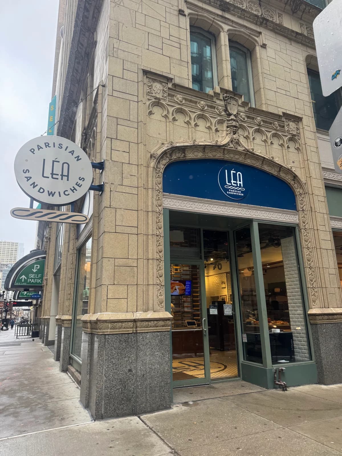 Léa French Cafe Lake Street photo 4