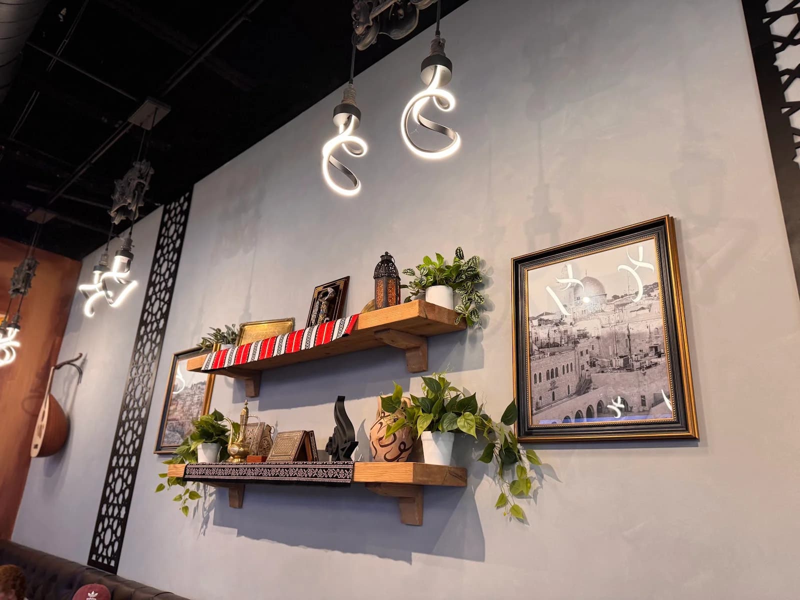Oud Coffee & Cafe Wicker Park photo 1