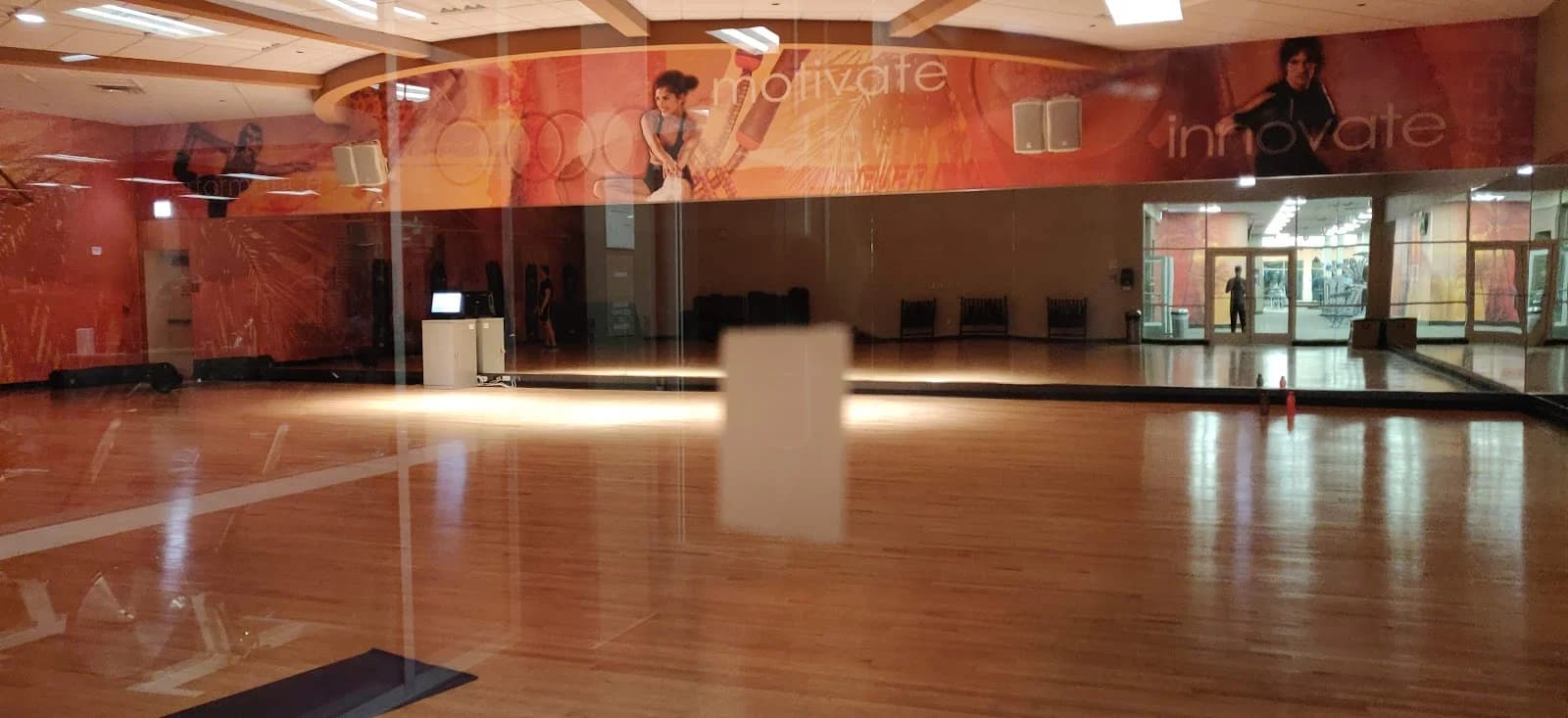 LA Fitness photo 1