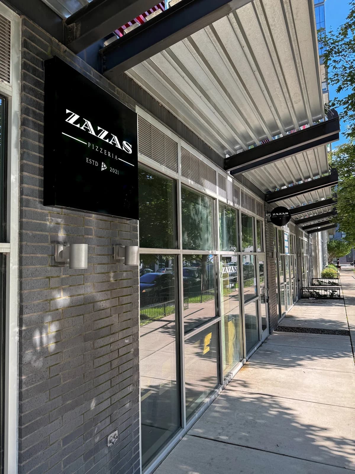 Zazas Pizzeria - Lincoln Park photo 1