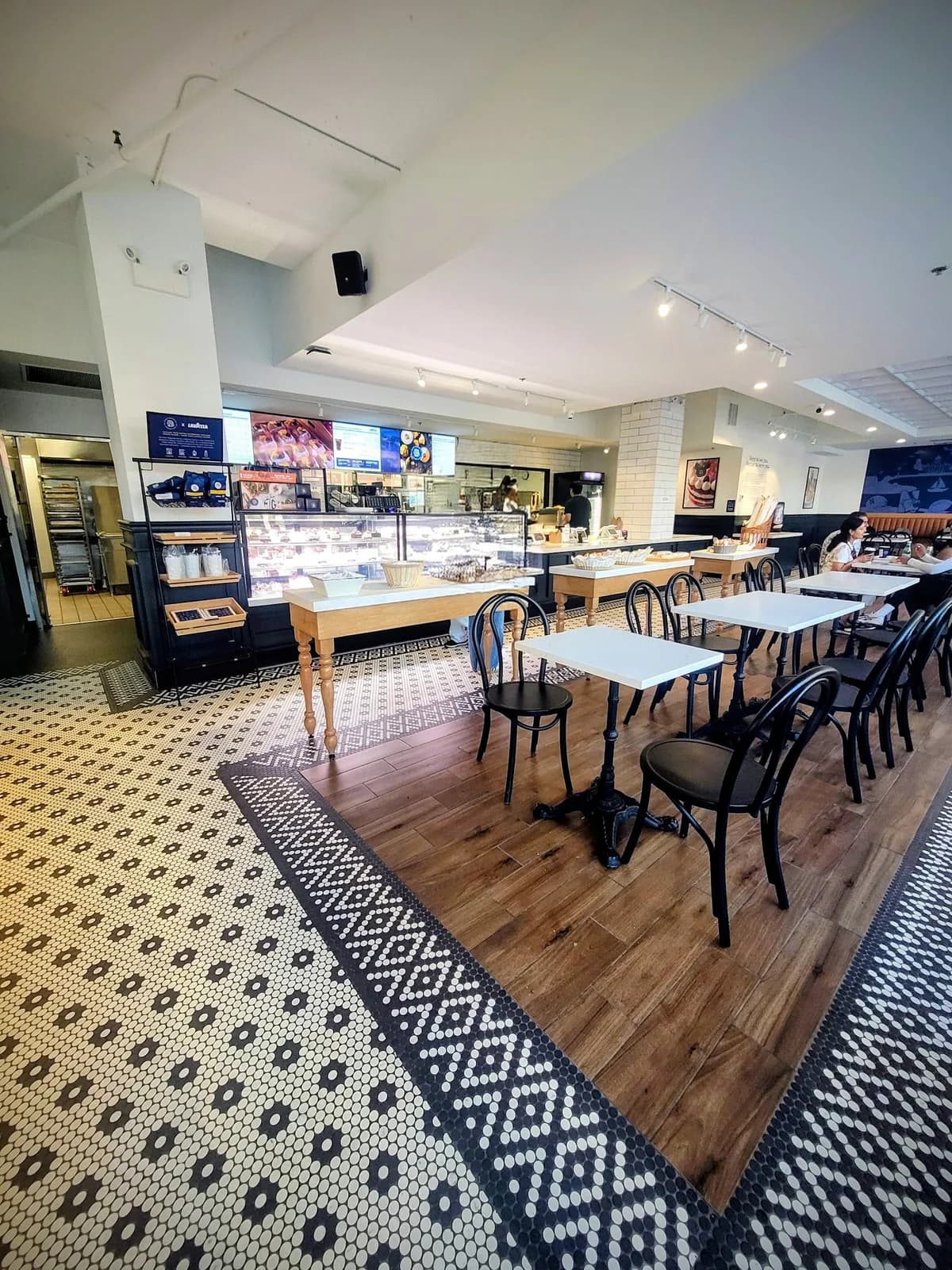 Paris Baguette photo 2