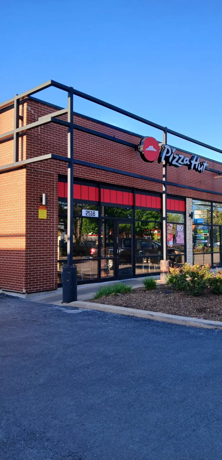 Pizza Hut photo 1