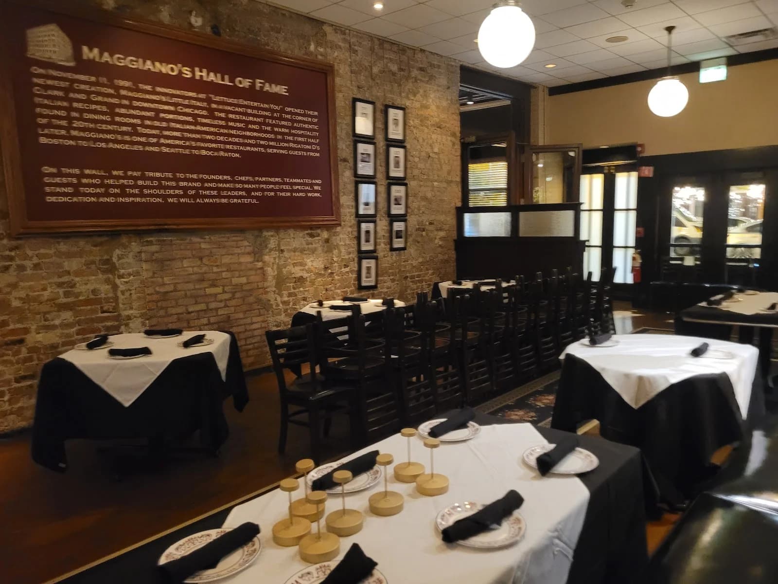 Maggiano’s Little Italy photo 2