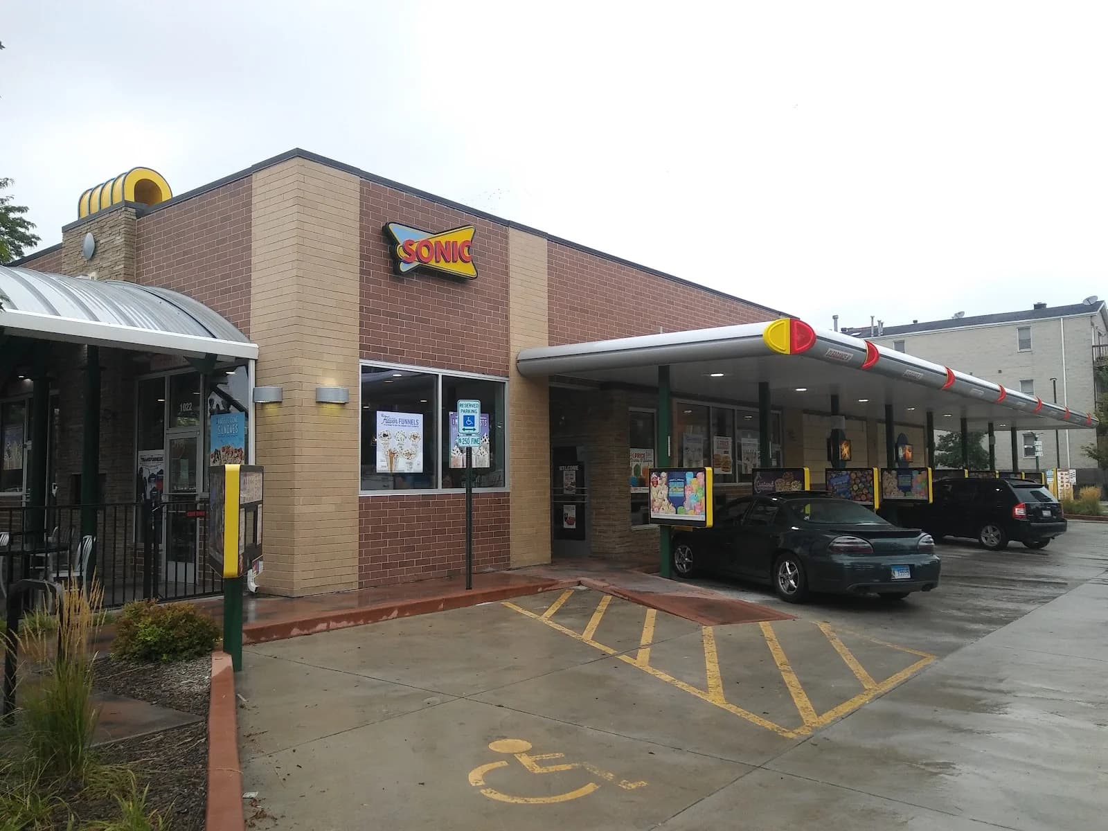 Sonic Drive-In photo 4