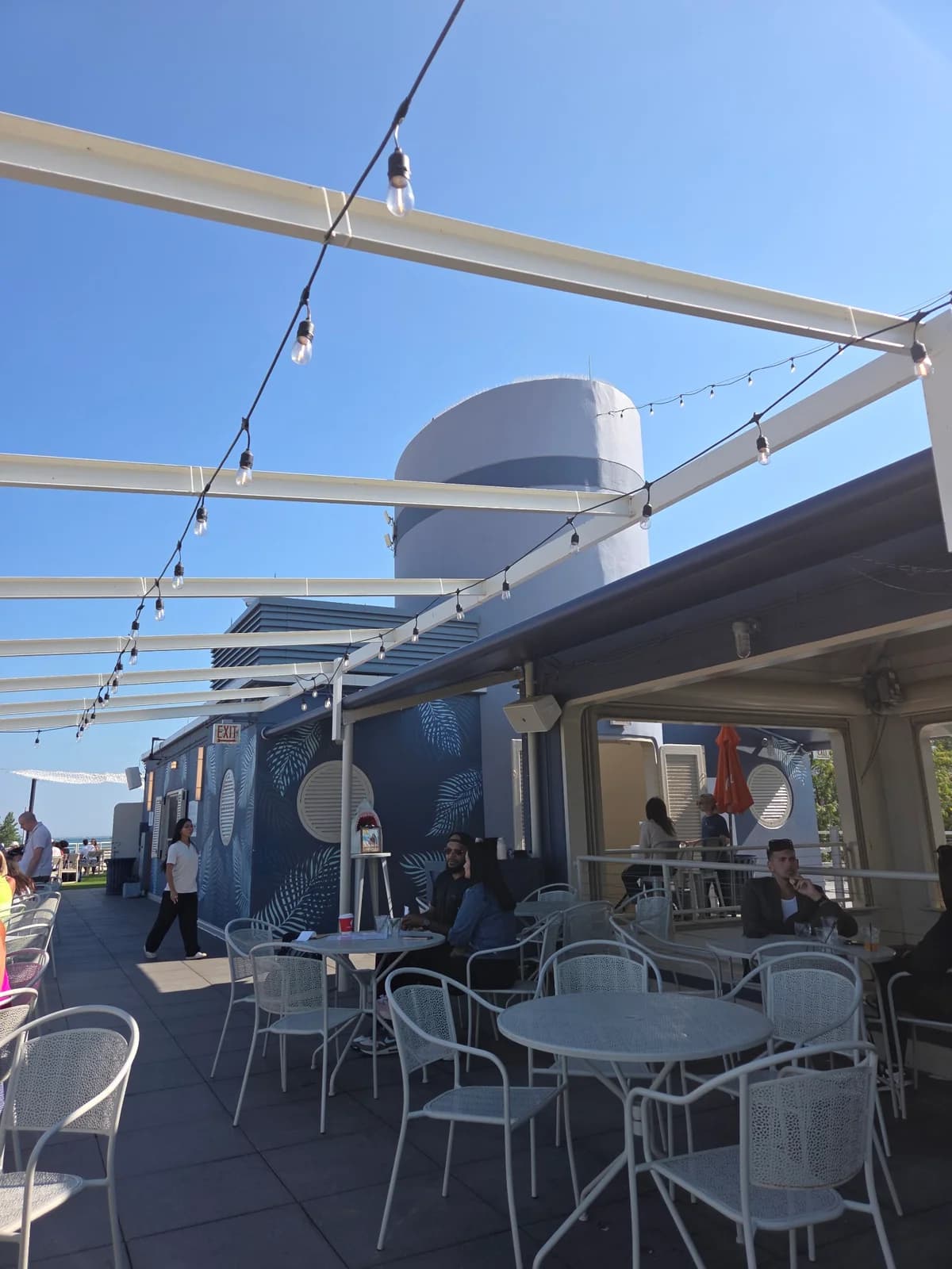 Castaways Beach Club photo 6