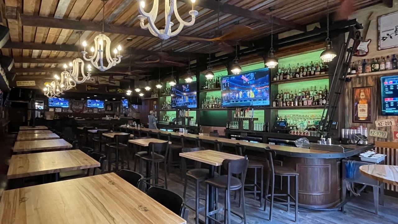 Willie Lill's Spirits & Kitchen photo 1