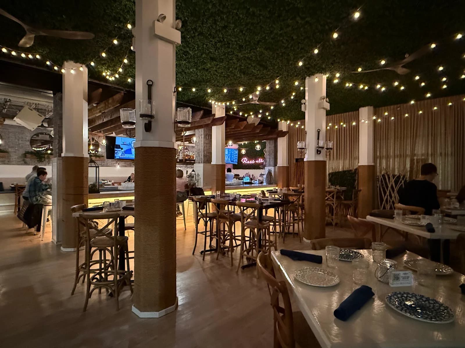 The Hampton Social - Streeterville photo 4
