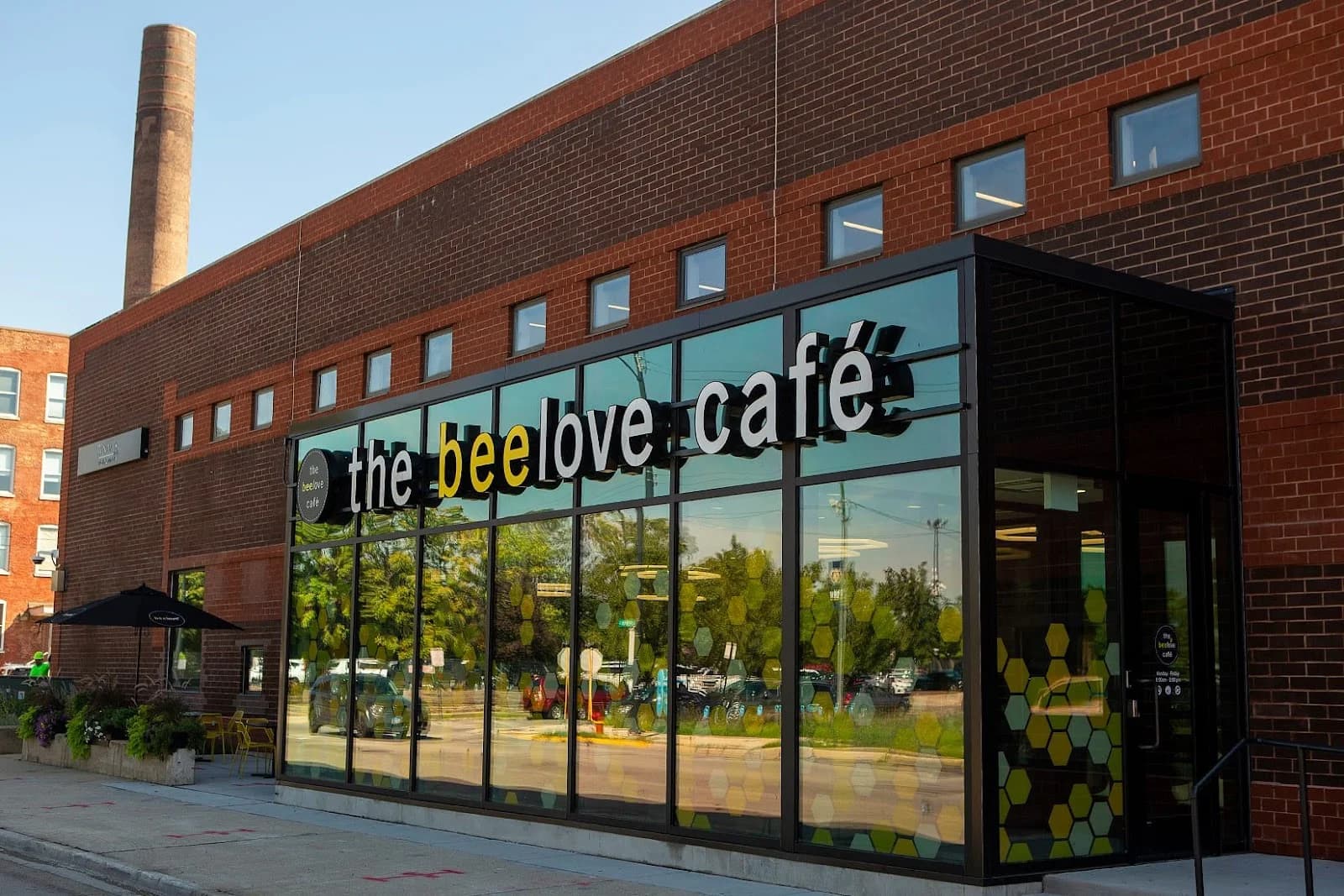 the beelove cafe photo 1