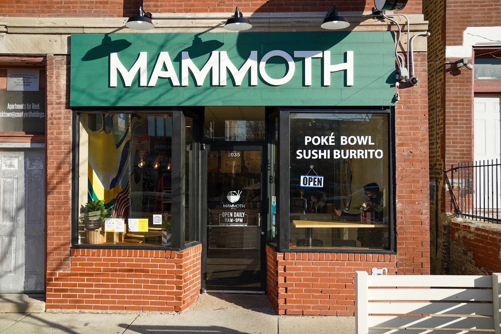 Mammoth Poke Bucktown photo 2