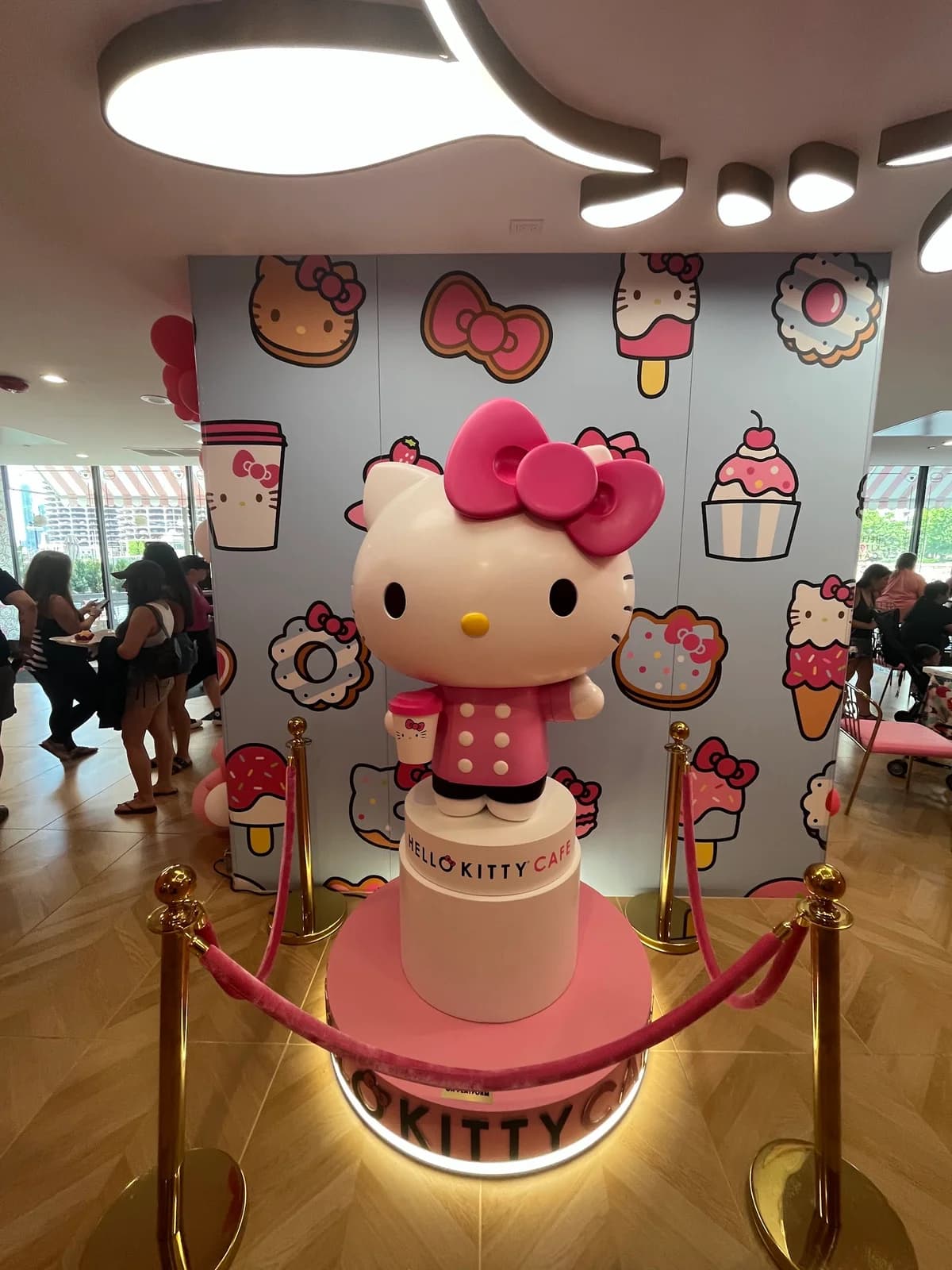Hello Kitty Cafe photo 3
