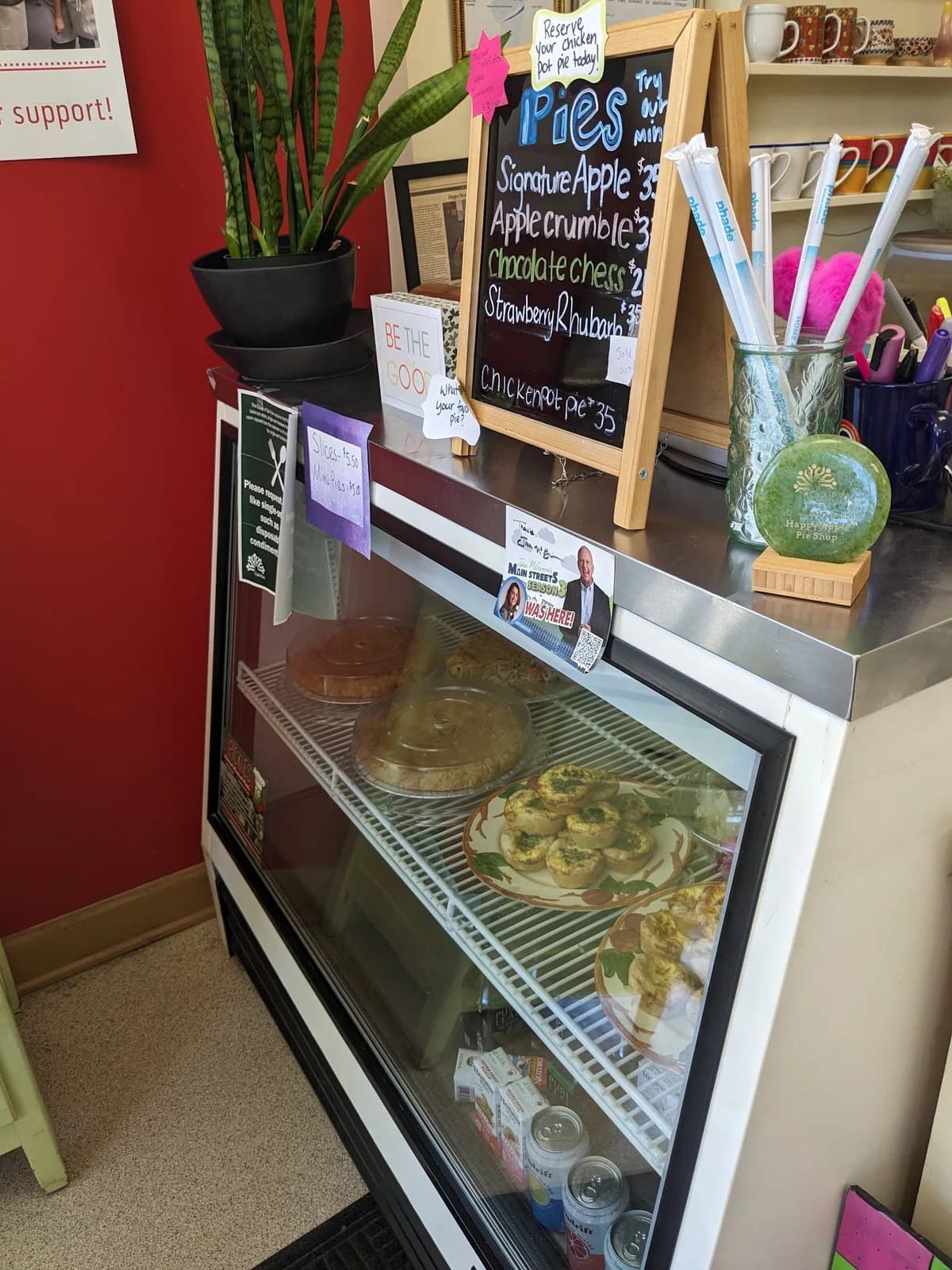 The Happy Apple Pie Shop photo 3