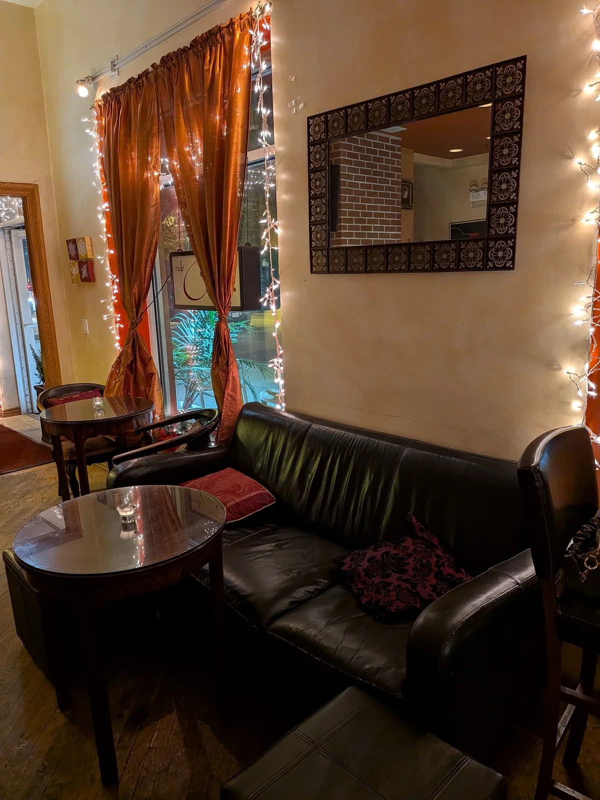 Ciao! Cafe & Wine Lounge photo 2