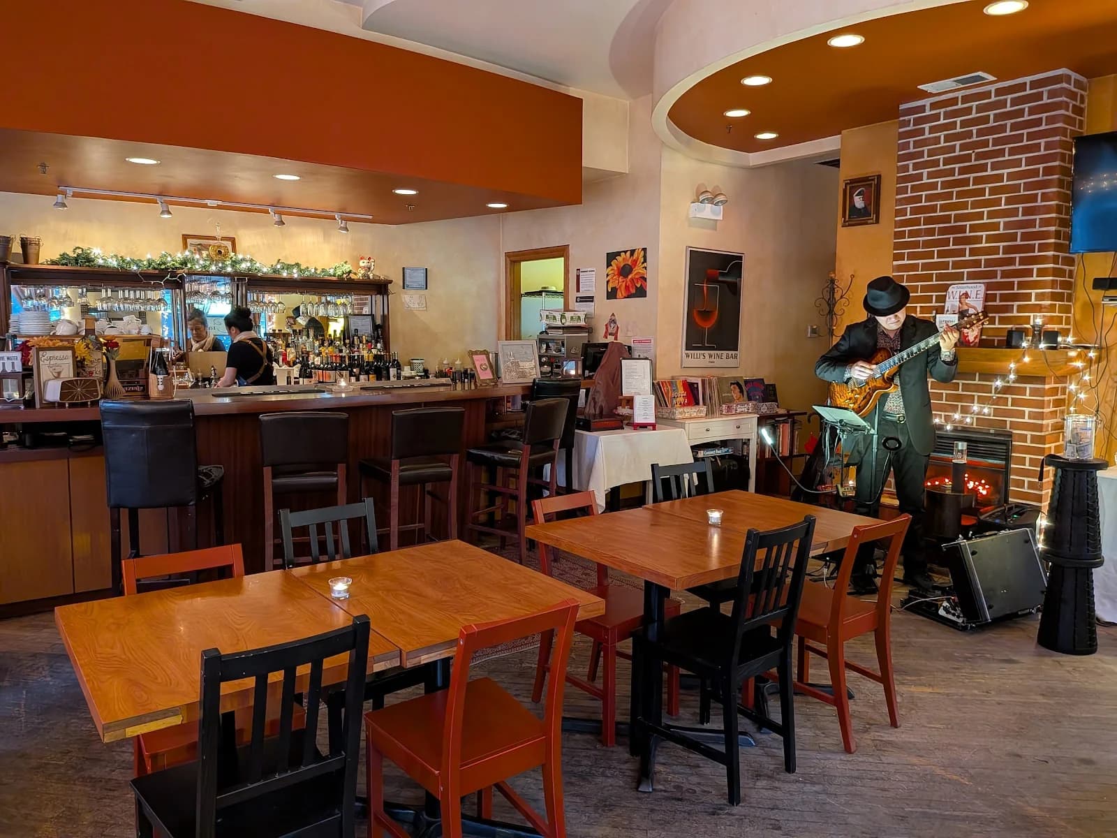 Ciao! Cafe & Wine Lounge photo 1