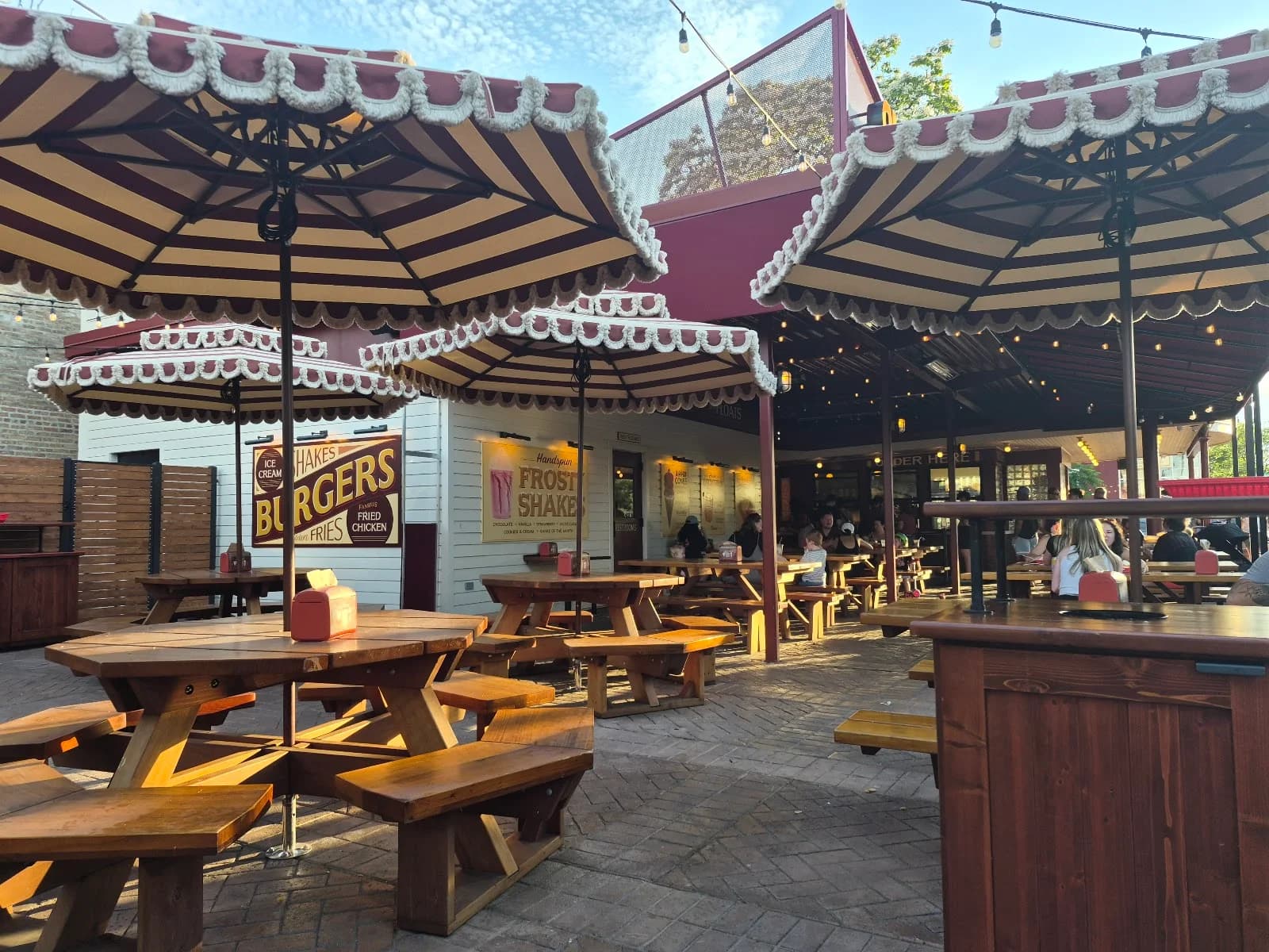 Small Cheval- Logan Square photo 2