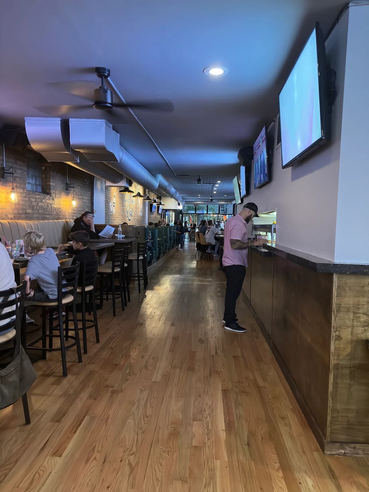 Avenue Tap and Kitchen photo 4