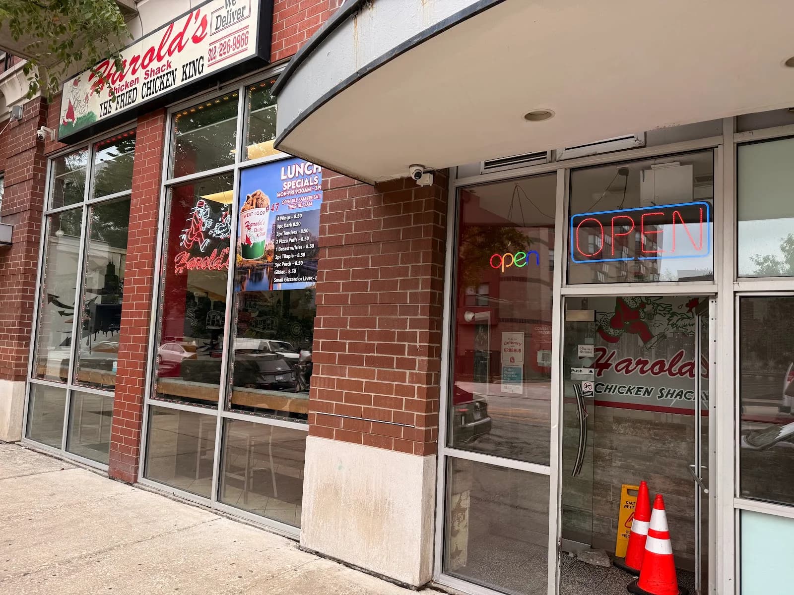 Harold’s Chicken Shack West Loop photo 5