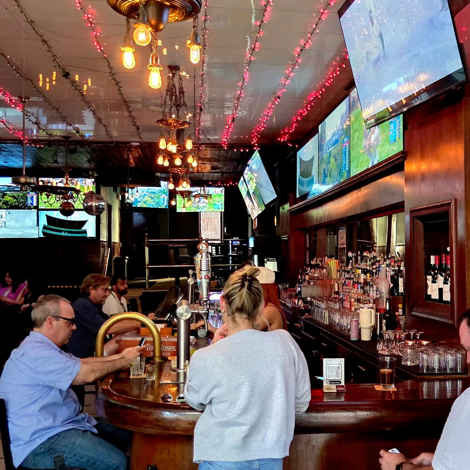 Kincade’s Bar & Grill photo 1