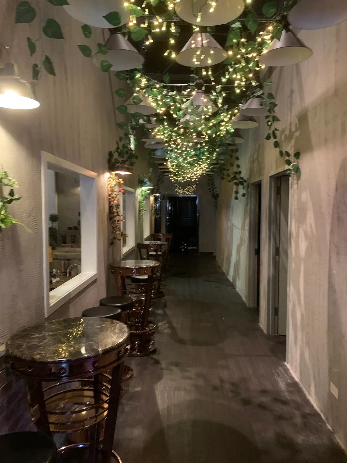 Theme House restaurant & karaoke photo 5