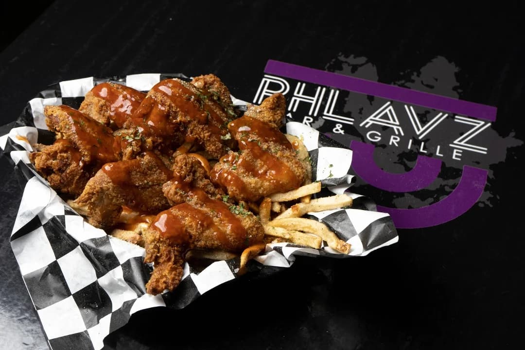 Phlavz Bar & Grille photo 8