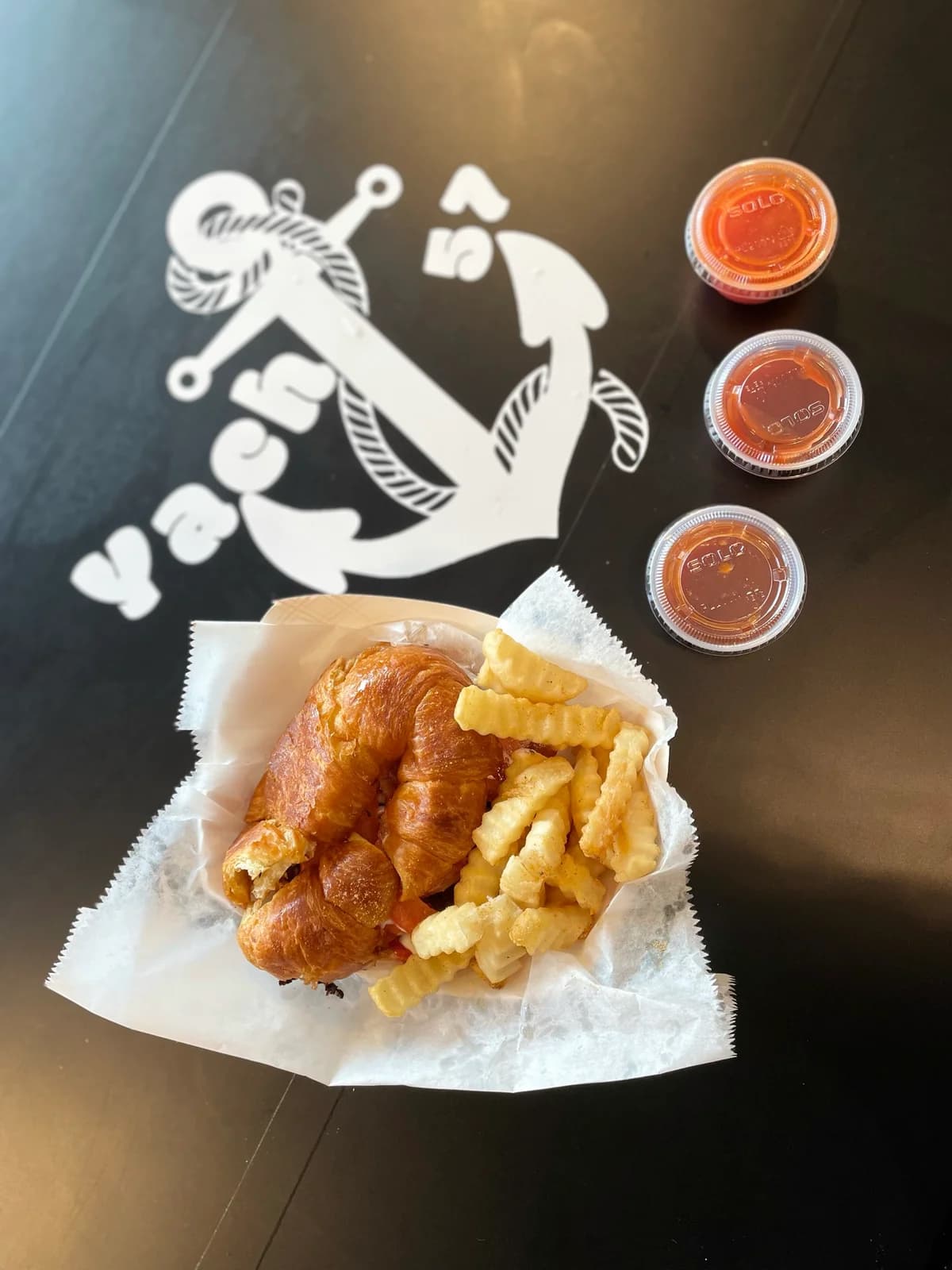 Yacht 57 Fish -Wings- burgers photo 10