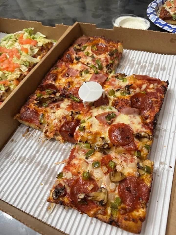 Jet's Pizza photo 6