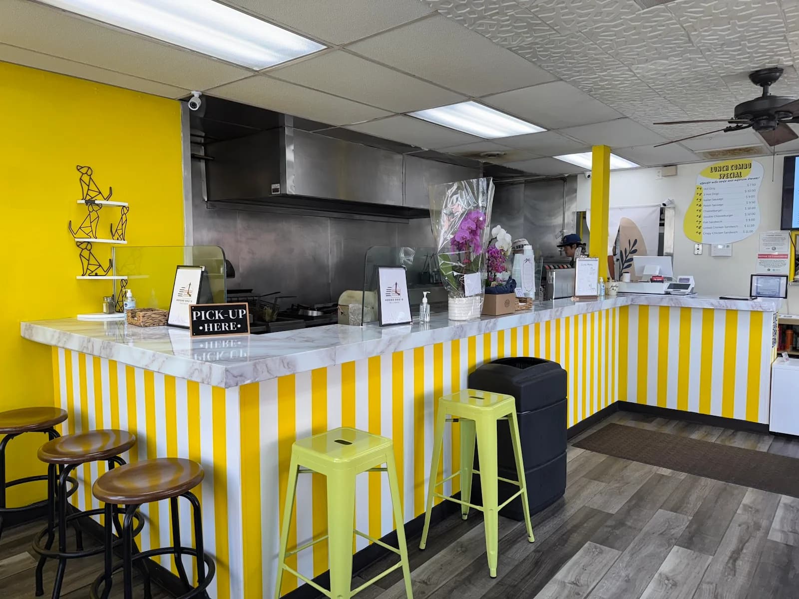 Hound Dog's Burger & Fusion Asian photo 1