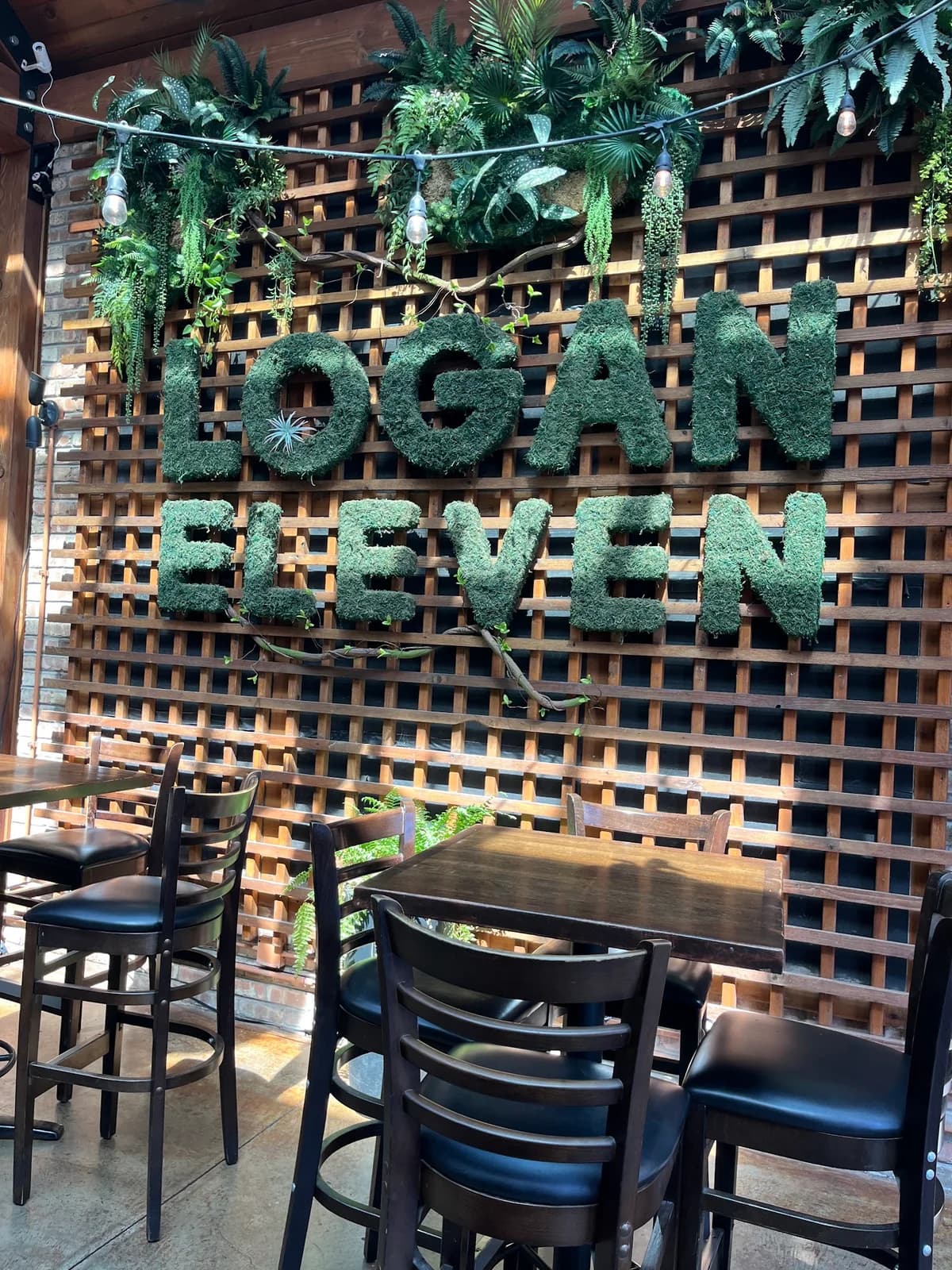 Logan 11 Bar & Kitchen photo 2