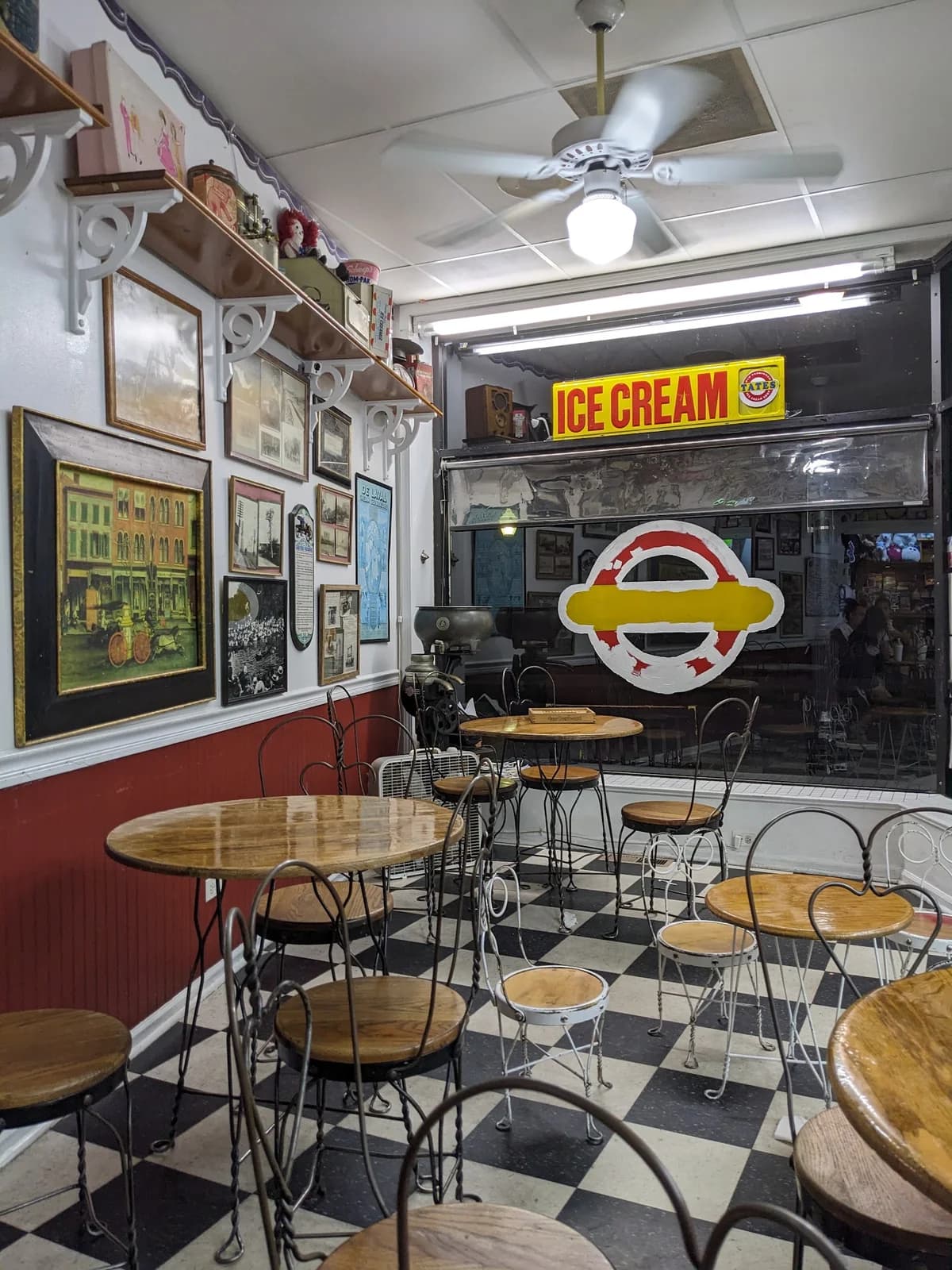 Tates Original Old Fashioned Ice Cream Shop photo 2