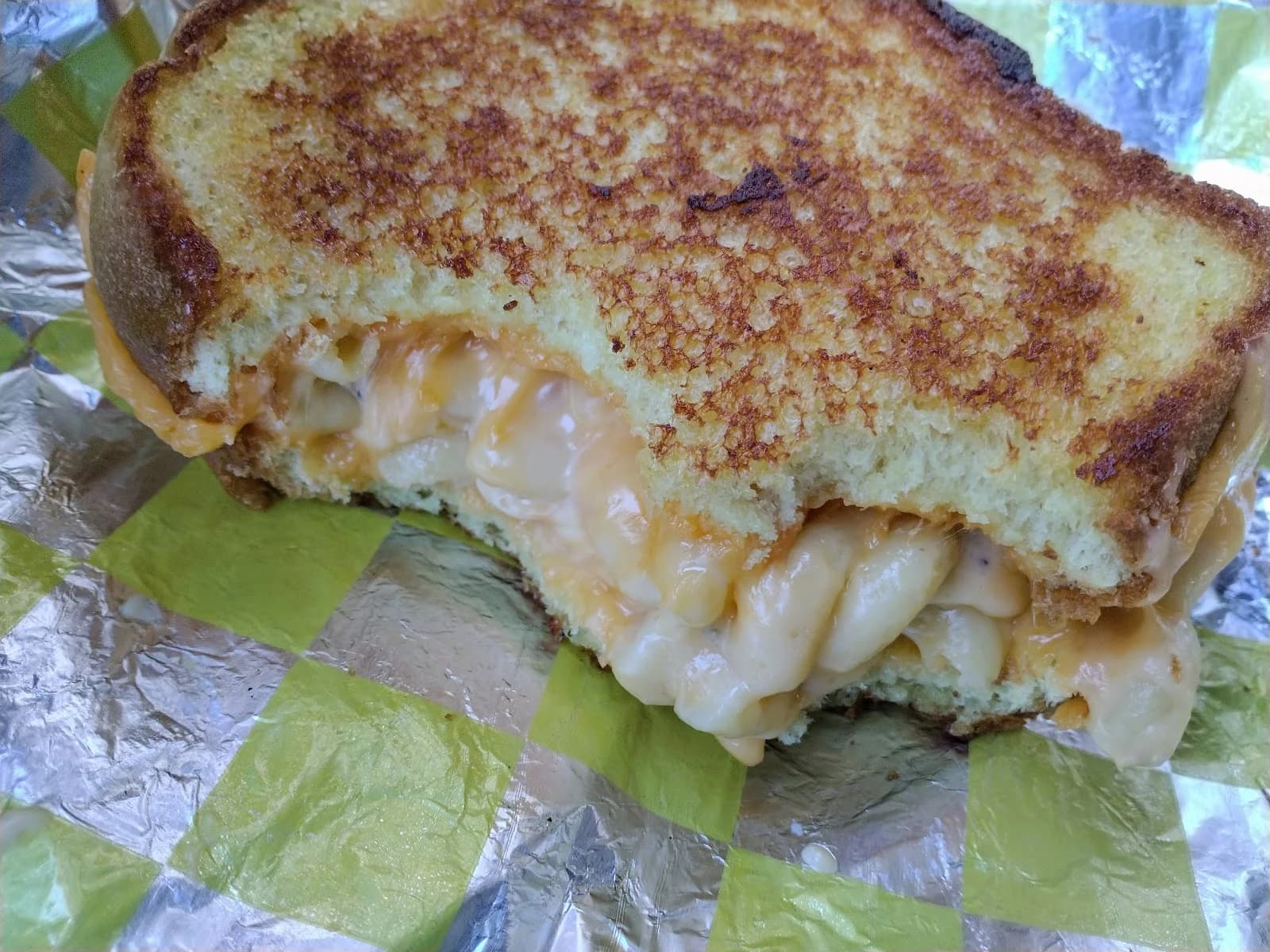 Cheesie's Pub & Grub - Lakeview photo 8