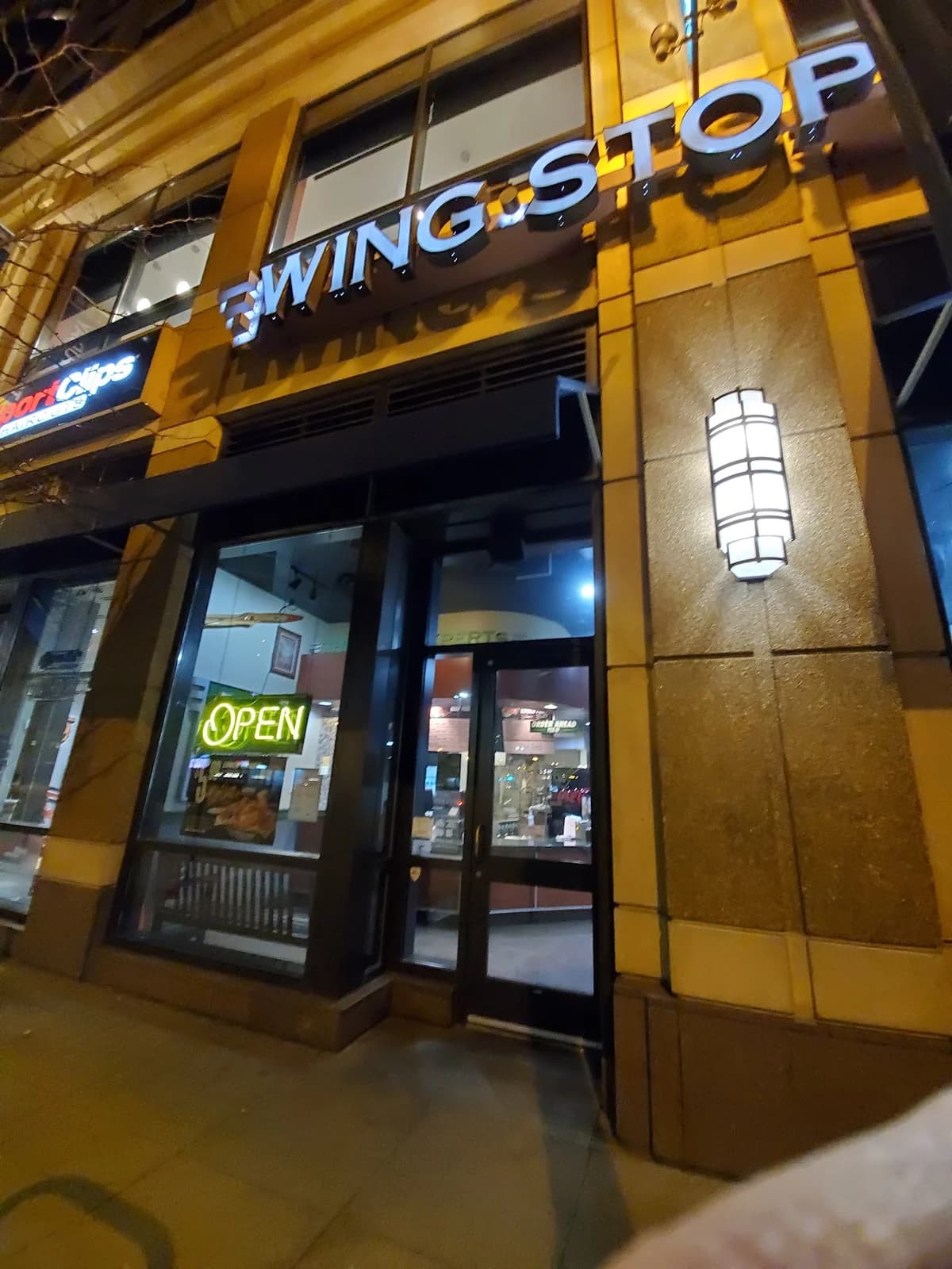 Wingstop photo 4
