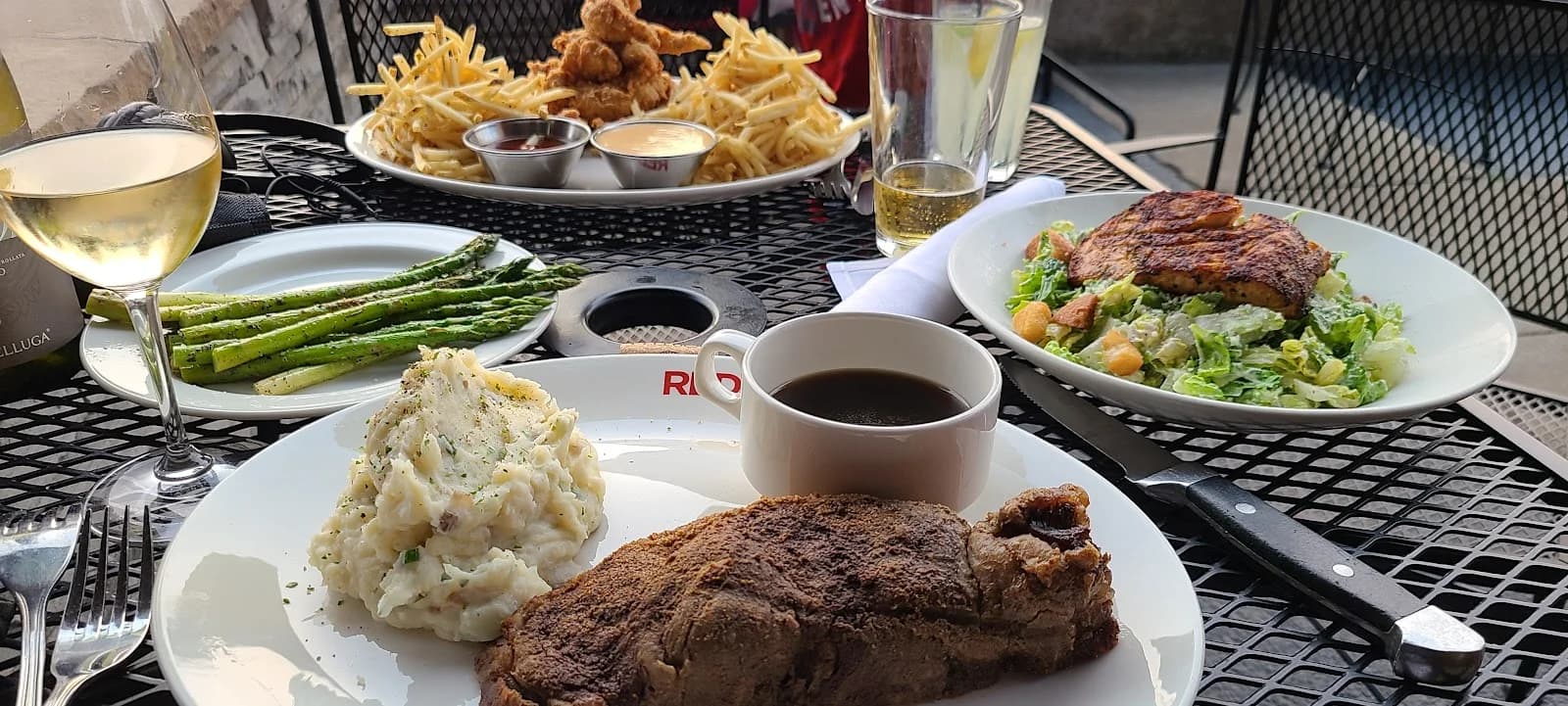 J. Alexander's Restaurant photo 4