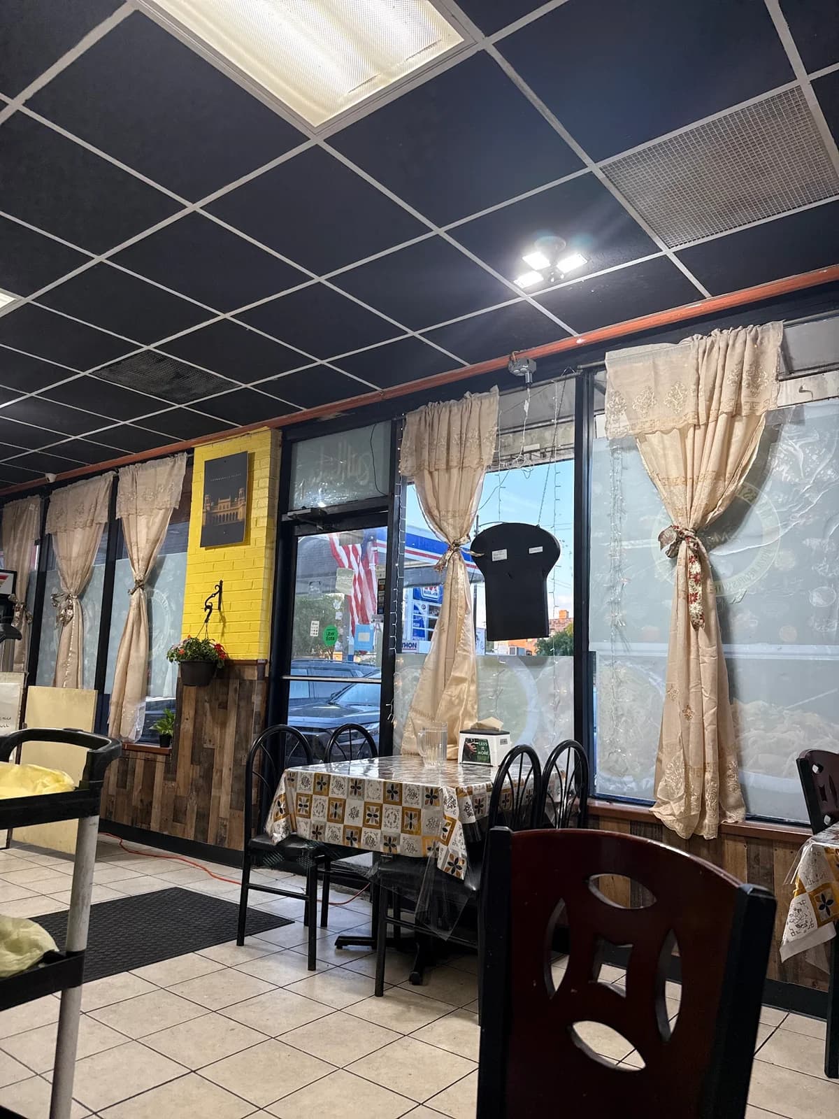 MAJESTIC burger halal express photo 3