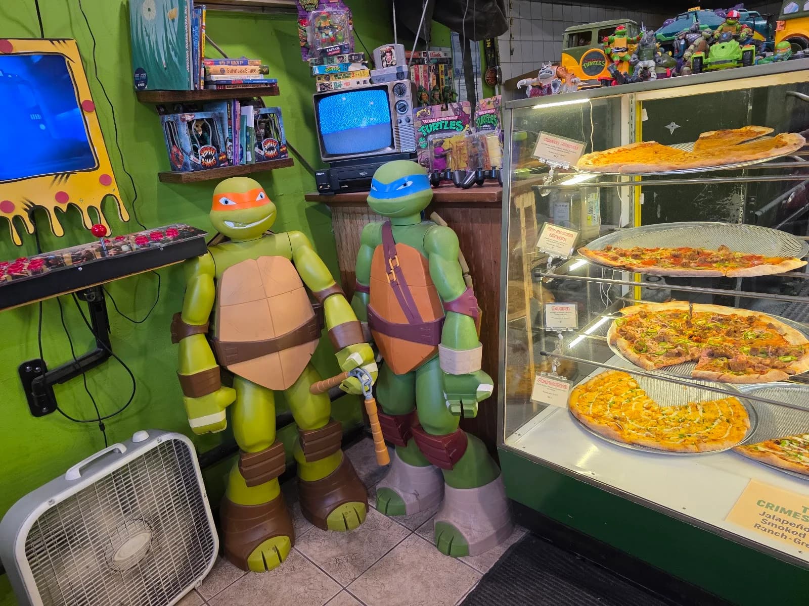 Cowabunga! Pizza Pies photo 1