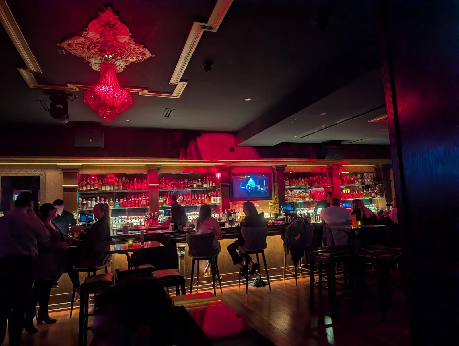GG Piano Bar Cocktail Lounge photo 3