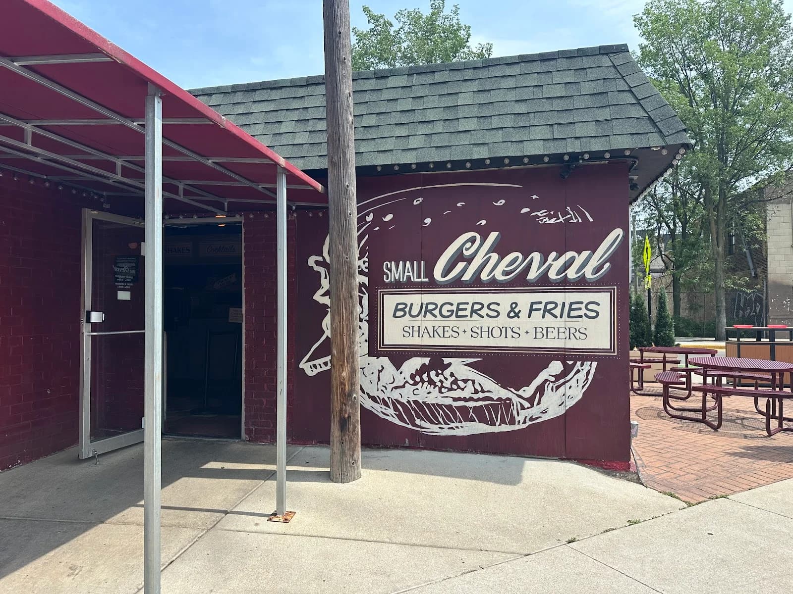 Small Cheval- Wicker Park photo 3