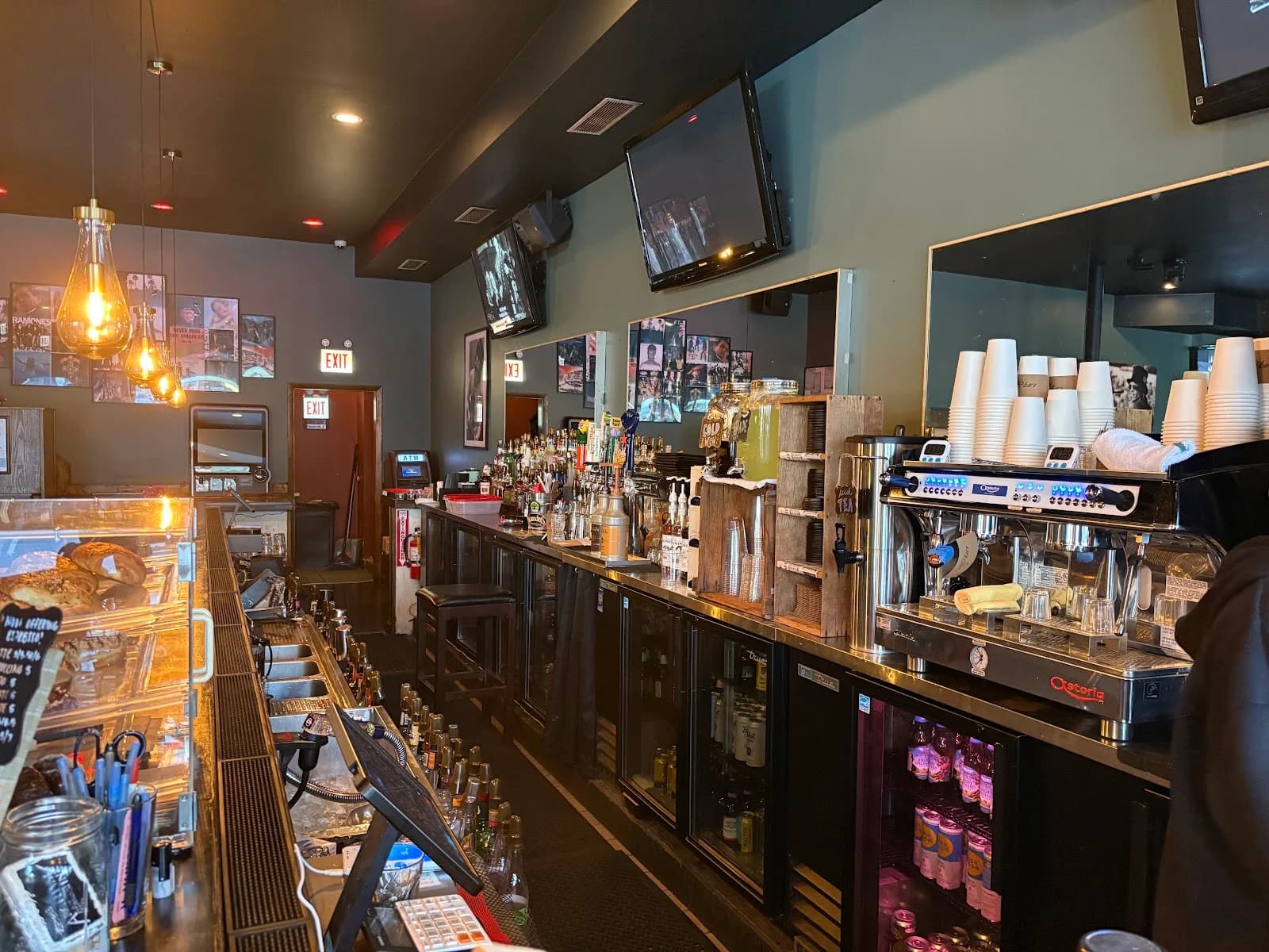Uptown Lounge & Coffee Shop photo 1